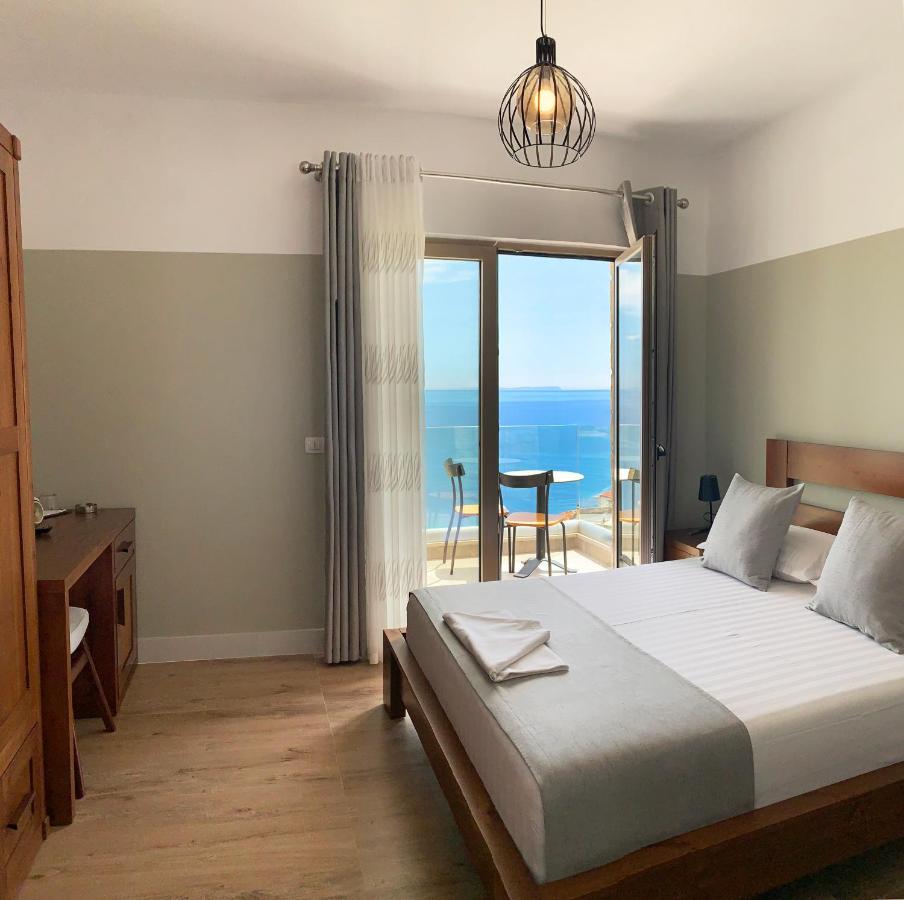 Vila 8 Hotel Himare Ngoại thất bức ảnh