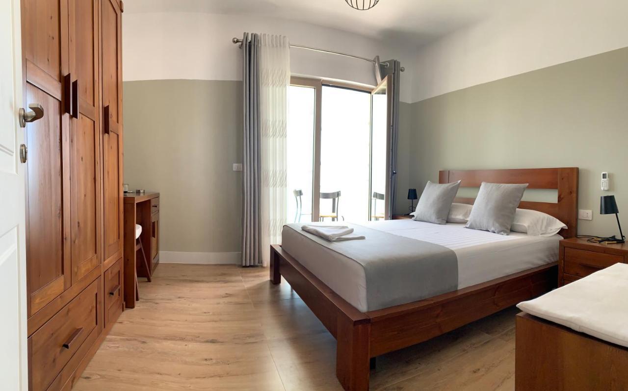 Vila 8 Hotel Himare Ngoại thất bức ảnh