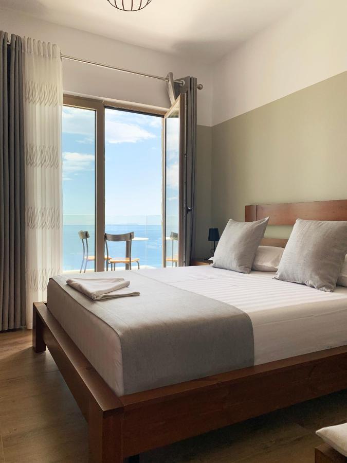 Vila 8 Hotel Himare Ngoại thất bức ảnh