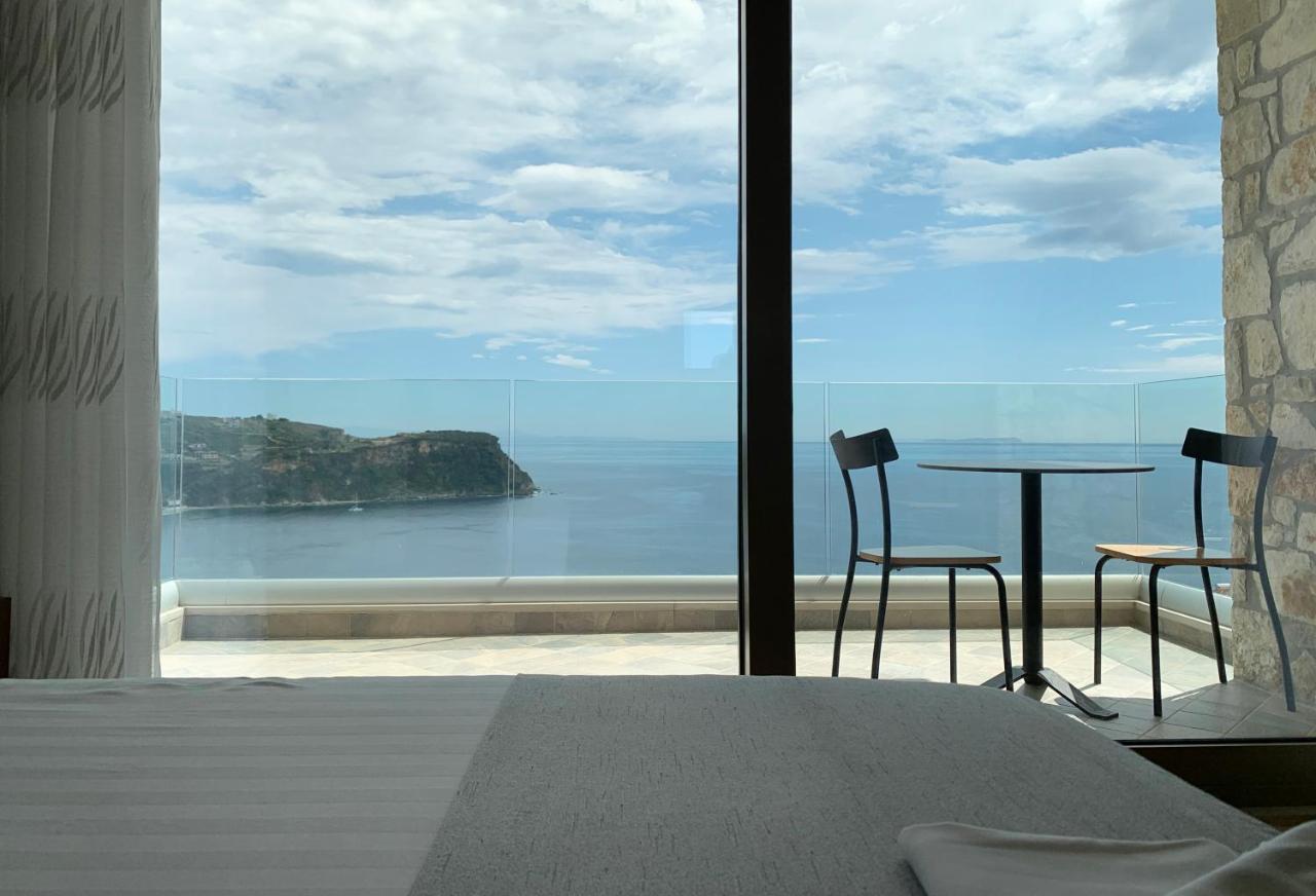 Vila 8 Hotel Himare Ngoại thất bức ảnh