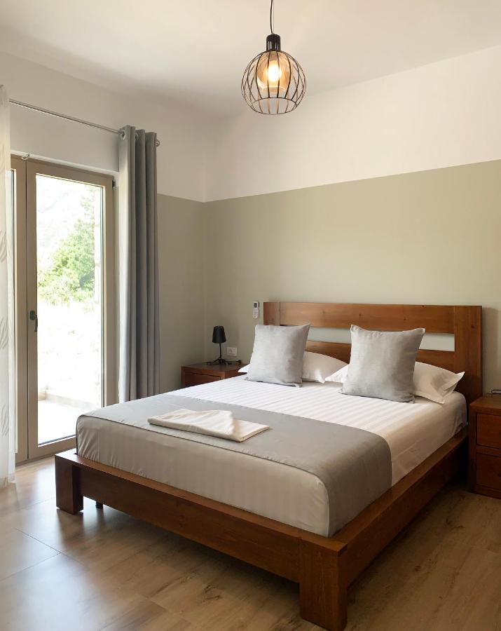 Vila 8 Hotel Himare Ngoại thất bức ảnh