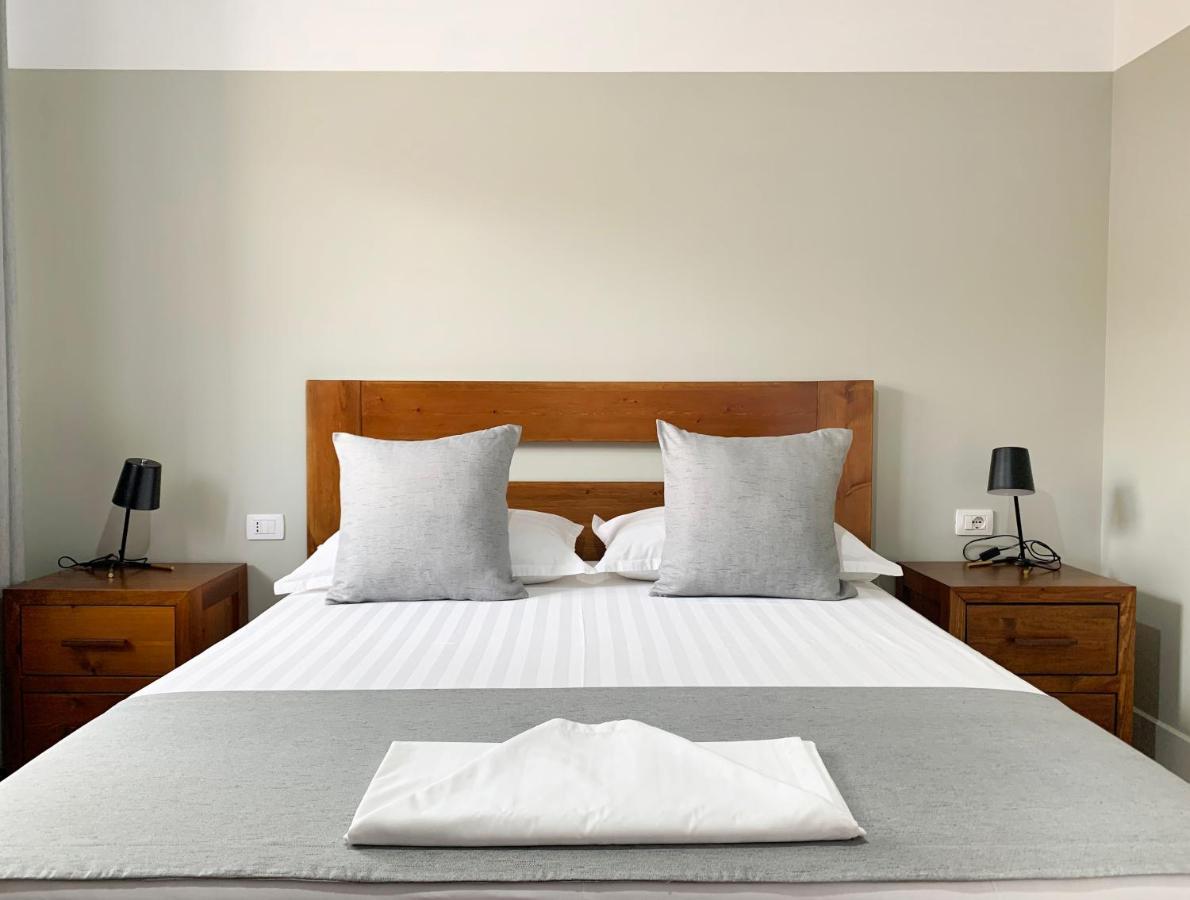 Vila 8 Hotel Himare Ngoại thất bức ảnh